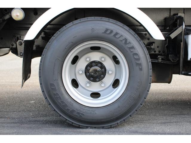 エルフトラック パッカー車/塵芥車 3.05t積載 5.9立米 プレス式 極東GB59-26-S 連続スイッチ 汚水タンク バックモニター 電格ミラー レザー調シートカバー スペアキー 車両総重量7995kg 荷台内寸3780-1980-1700(57枚目)