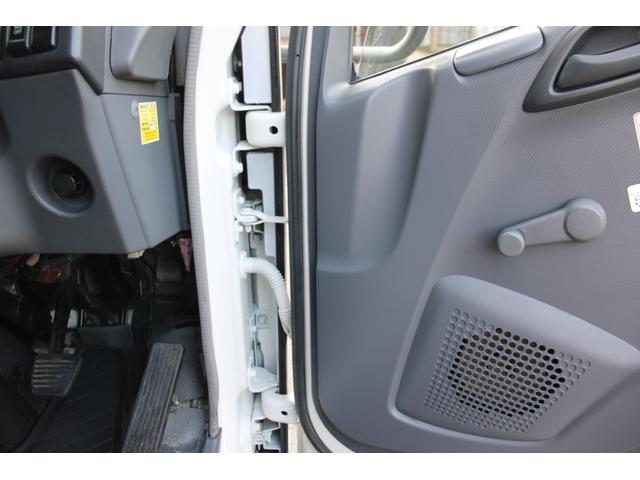 エルフトラック パッカー車/塵芥車 3.05t積載 5.9立米 プレス式 極東GB59-26-S 連続スイッチ 汚水タンク バックモニター 電格ミラー レザー調シートカバー スペアキー 車両総重量7995kg 荷台内寸3780-1980-1700(70枚目)