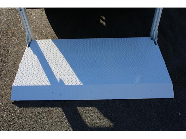 エルフトラック 平ボディ-2tパワーゲート(PG) 4WD 全低床 10尺☆極東V601B☆パートタイム4WD☆フォグランプ☆キーレス☆電格ミラー☆スペアキー☆車両重量4985kg☆荷台内寸3090x1627x372☆ゲートテーブル757x1531☆床地上高837(42枚目)