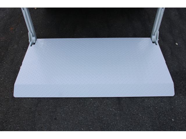 デュトロ 平ボディ 3t積載 4WD パワーゲート付 極東V601B パートタイム4WD 3t積載 4No車 電格ミラー 荷床鉄板 全低床 スペアキーX2 車両総重量6085kg 内寸3076-1621-441 ゲートサイズ758-1540 地上高857(16枚目)