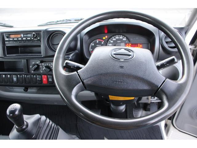 デュトロ 平ボディ 3t積載 4WD パワーゲート付 極東V601B パートタイム4WD 3t積載 4No車 電格ミラー 荷床鉄板 全低床 スペアキーX2 車両総重量6085kg 内寸3076-1621-441 ゲートサイズ758-1540 地上高857(41枚目)