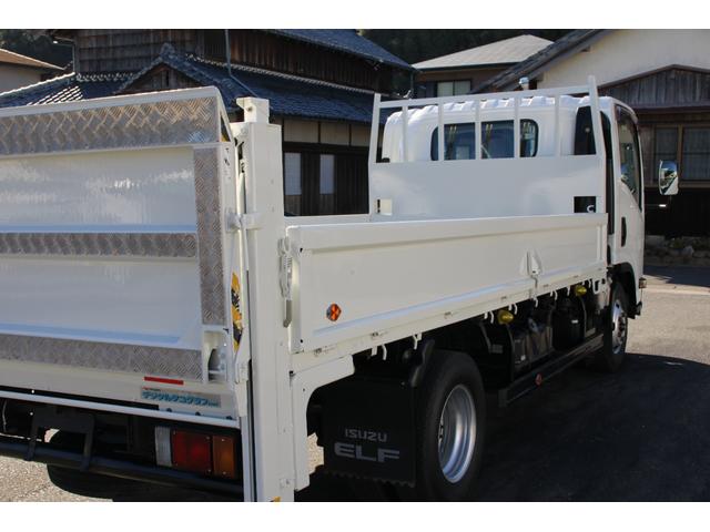 エルフトラック 平ボディ　ワイドロング　３ｔ積載　パワーゲート付　極東Ｖ８０２Ｃ　オートマ車　３ｔ積載　電格ミラー　フォグ　荷床鉄板　車両総重量６４２５ｋｇ　荷台内寸４３２３－１９１５－３７０　ゲートサイズ７４５－１７８０　床地上高９７７（13枚目）