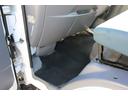 平ボディ　１．５ｔ積載　４ＷＤ　１．５ｔ積載　３方開　４ＷＤ　全低床　ＥＴＣ　車両総重量４０１５ｋｇ　荷台内寸３１２２－１６０９－３７３　床地上高８８４（62枚目）