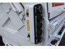 パッカー車/塵芥車 3.05t積載 5.9立米 プレス式 極東GB59-26-S 連続スイッチ 汚水タンク バックモニター 電格ミラー レザー調シートカバー スペアキー 車両総重量7995kg 荷台内寸3780-1980-1700(61枚目)