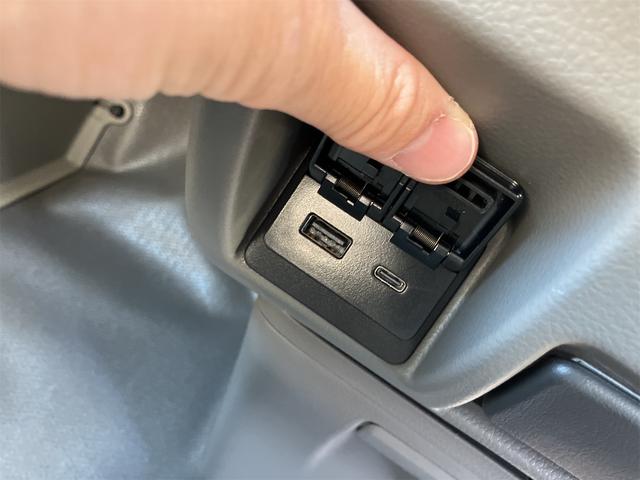 エブリイ ＰＡリミテッド　両側スライドドア　クリアランスソナー　レーンアシスト　衝突被害軽減システム　オートライト　キーレスエントリー　アイドリングストップ　ＣＶＴ　盗難防止システム　ＡＢＳ　ＥＳＣ　ＵＳＢ　届出済未使用車（27枚目）