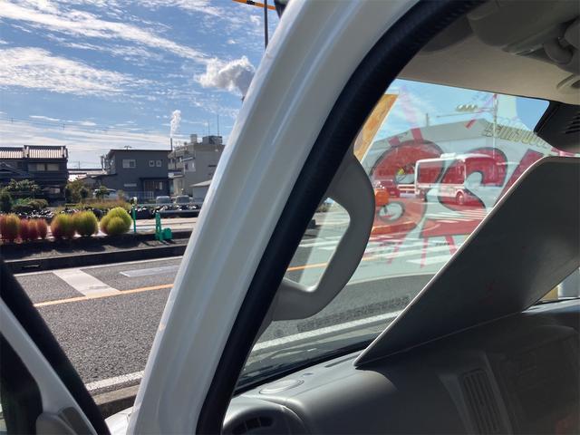 エブリイ ＰＡリミテッド　両側スライドドア　クリアランスソナー　レーンアシスト　衝突被害軽減システム　オートライト　キーレスエントリー　アイドリングストップ　ＣＶＴ　盗難防止システム　ＡＢＳ　ＥＳＣ　ＵＳＢ　届出済未使用車（30枚目）