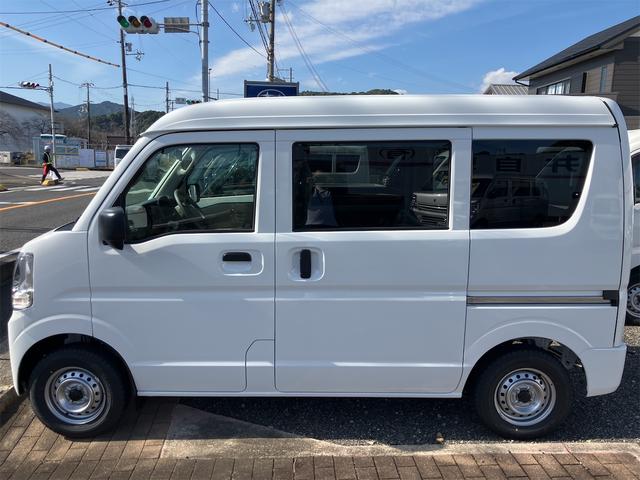 エブリイ ＰＡリミテッド　衝突被害軽減システム　クリアランスソナー　レーンアシスト　両側スライドドア　キーレスエントリー　アイドリングストップ　オートライト　盗難防止システム　ＡＢＳ　ＥＳＣ　届出済未使用車（4枚目）