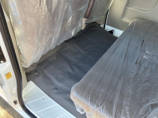 エブリイ ＰＡリミテッド　衝突被害軽減システム　クリアランスソナー　レーンアシスト　両側スライドドア　キーレスエントリー　アイドリングストップ　オートライト　盗難防止システム　ＡＢＳ　ＥＳＣ　届出済未使用車（11枚目）