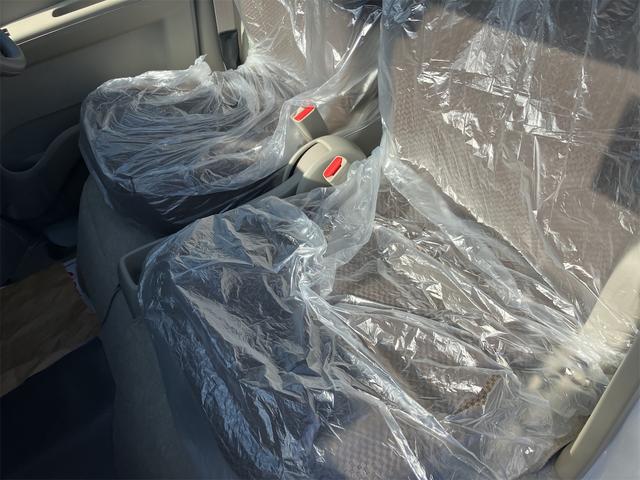 エブリイ ＰＡリミテッド　衝突被害軽減システム　クリアランスソナー　レーンアシスト　両側スライドドア　キーレスエントリー　アイドリングストップ　オートライト　盗難防止システム　ＡＢＳ　ＥＳＣ　届出済未使用車（16枚目）