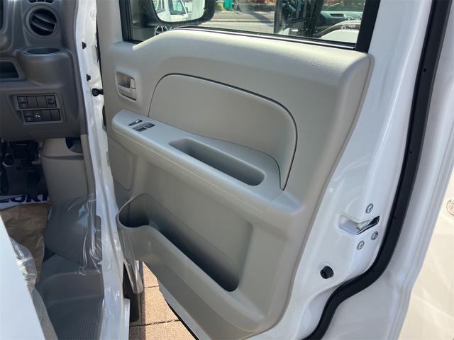 エブリイ ＰＡリミテッド　衝突被害軽減システム　クリアランスソナー　レーンアシスト　両側スライドドア　キーレスエントリー　アイドリングストップ　オートライト　盗難防止システム　ＡＢＳ　ＥＳＣ　届出済未使用車（25枚目）