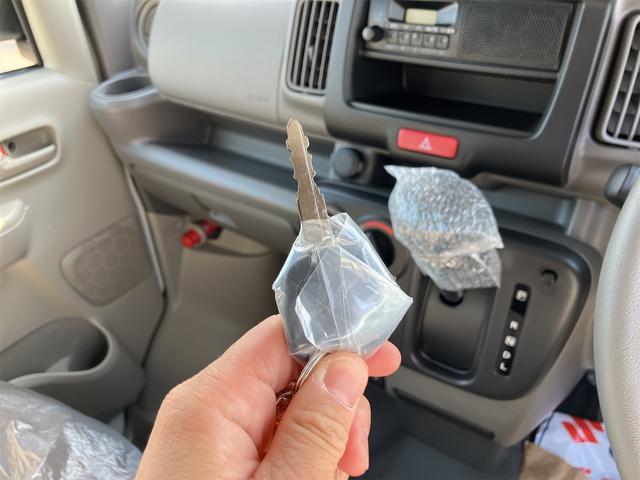 エブリイ ＰＡリミテッド　衝突被害軽減システム　クリアランスソナー　レーンアシスト　両側スライドドア　キーレスエントリー　アイドリングストップ　オートライト　盗難防止システム　ＡＢＳ　ＥＳＣ　届出済未使用車（38枚目）