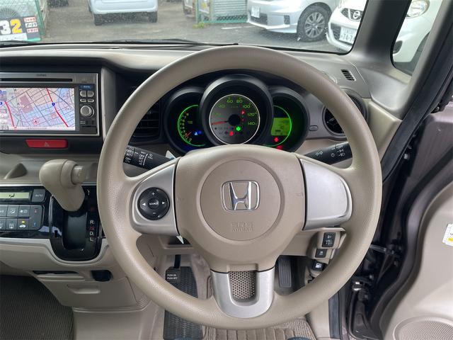 Ｎ－ＢＯＸ Ｇ・Ｌパッケージ　両側スライド・片側電動　ナビ　スマートキー　アイドリングストップ　ベンチシート　ＣＶＴ　盗難防止システム　ＡＢＳ　ＥＳＣ　ＣＤ　ＵＳＢ　衝突安全ボディ　エアコン　パワーステアリング　パワーウィンドウ（2枚目）