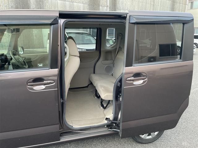 Ｎ－ＢＯＸ Ｇ・Ｌパッケージ　両側スライド・片側電動　ナビ　スマートキー　アイドリングストップ　ベンチシート　ＣＶＴ　盗難防止システム　ＡＢＳ　ＥＳＣ　ＣＤ　ＵＳＢ　衝突安全ボディ　エアコン　パワーステアリング　パワーウィンドウ（13枚目）