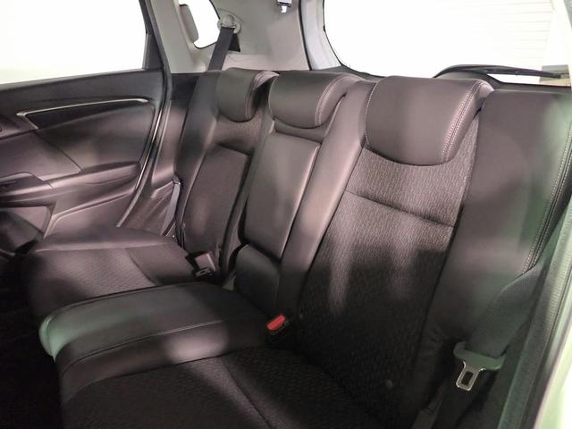 フィットハイブリッド Lパッケージ 純正メモリーナビ&フルセグTV/CD&DVD・ブルートゥース&USB/バックカメラ/ETC/クルーズコントロール/衝突軽減ブレーキ/インテリキー/LEDオートライト/UVカットガラス/ユーザー買取車(24枚目)