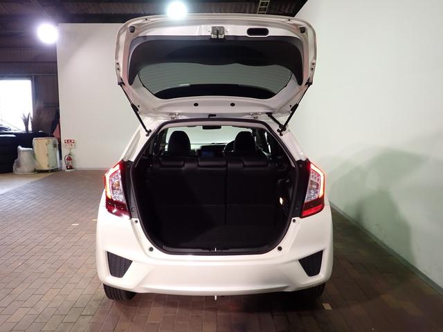 フィットハイブリッド Lパッケージ 純正メモリーナビ&フルセグTV/CD&DVD・ブルートゥース&USB/バックカメラ/ETC/クルーズコントロール/衝突軽減ブレーキ/インテリキー/LEDオートライト/UVカットガラス/ユーザー買取車(25枚目)