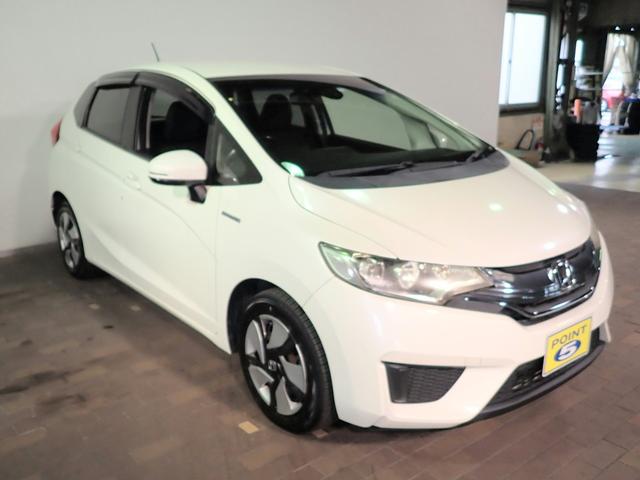 フィットハイブリッド Lパッケージ 純正メモリーナビ&フルセグTV/CD&DVD・ブルートゥース&USB/バックカメラ/ETC/クルーズコントロール/衝突軽減ブレーキ/インテリキー/LEDオートライト/UVカットガラス/ユーザー買取車(27枚目)