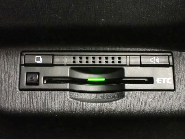 プリウス S 社外SDナビ&フルセグTV CD&DVD・音楽録音・ブルートゥース対応 バックカメラ ドライブレコーダー ETC シートヒーター 革調シートカバー装着 HIDライト インテリキー 純正アルミ 禁煙車(9枚目)