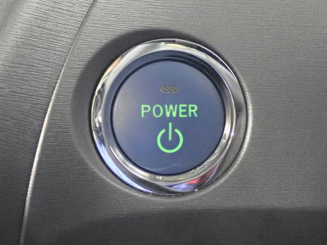 プリウス S 社外SDナビ&フルセグTV CD&DVD・音楽録音・ブルートゥース対応 バックカメラ ドライブレコーダー ETC シートヒーター 革調シートカバー装着 HIDライト インテリキー 純正アルミ 禁煙車(12枚目)