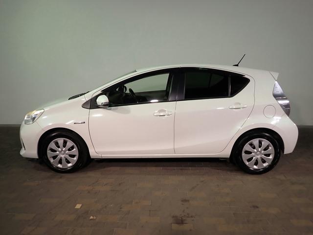 アクア G 純正SDナビ&フルセグTV CD&DVD再生・ブルートゥース対応 バックカメラ ABS 両席エアバック ETC インテリキー HIDオートライト UVカットガラス ワンオーナー車 ユーザー買取車(29枚目)