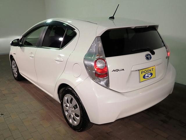 アクア G 純正SDナビ&フルセグTV CD&DVD再生・ブルートゥース対応 バックカメラ ABS 両席エアバック ETC インテリキー HIDオートライト UVカットガラス ワンオーナー車 ユーザー買取車(30枚目)