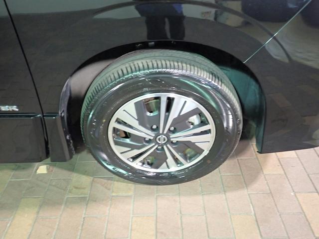 セレナ e-パワー ハイウェイスターV 純正9インチSDナビ&フルセグTV CD&DVD再生・音楽録音・ブルートゥース対応 アラウンドビューモニター ドラレコ プロパイロット 衝突軽減ブレーキ 両側電動スライド 純正アルミ ワンオーナー禁煙(32枚目)