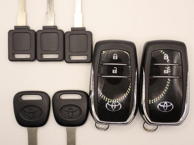 ハイラックス Ｚ　社外１１インチディスプレイオーディオ　ブルートゥース＆ＵＳＢ＆アップルカープレイ＆アンドロイド　バックカメラ　ドラレコ　ＬＥＤ　トヨタセーフティセンス　キャノピー付　純正アルミ　１オーナー禁煙　買取車（7枚目）