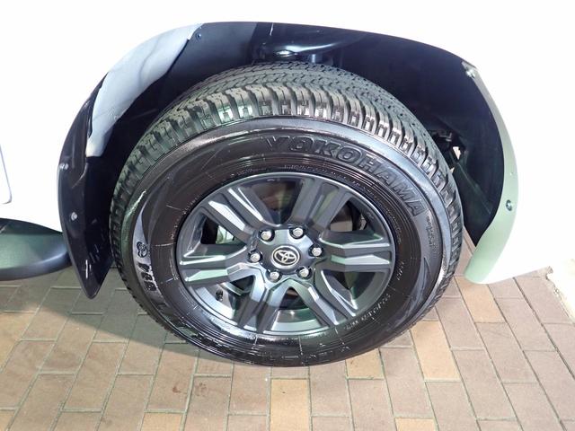 ハイラックス Ｚ　社外１１インチディスプレイオーディオ　ブルートゥース＆ＵＳＢ＆アップルカープレイ＆アンドロイド　バックカメラ　ドラレコ　ＬＥＤ　トヨタセーフティセンス　キャノピー付　純正アルミ　１オーナー禁煙　買取車（32枚目）