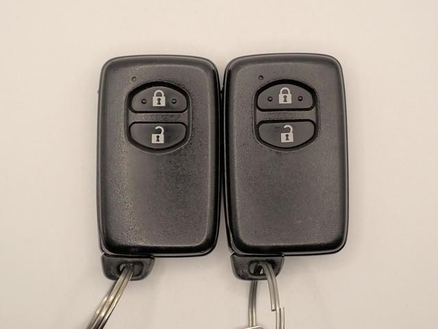 アクア S 純正ナビ&フルセグTV CD&DVD再生・ブルートゥース&USB対応 バックカメラ 前後ドライブレコーダー インテリキー シートヒーター HIDライト UVカットガラス タイミングチェーン仕様 買取車(8枚目)