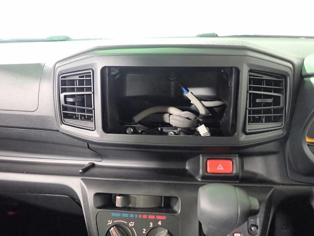 ミライース Ｌ　ＳＡＩＩＩ　オーディオレス　ＡＢＳ　両席エアバック　横滑り防止　オートライト＆ハイビーム　パーキングセンサー　衝突軽減ブレーキ　キーレスエントリー（スペアキー有）　ＵＶカットガラス　タイミングチェーン仕様　禁煙車（5枚目）