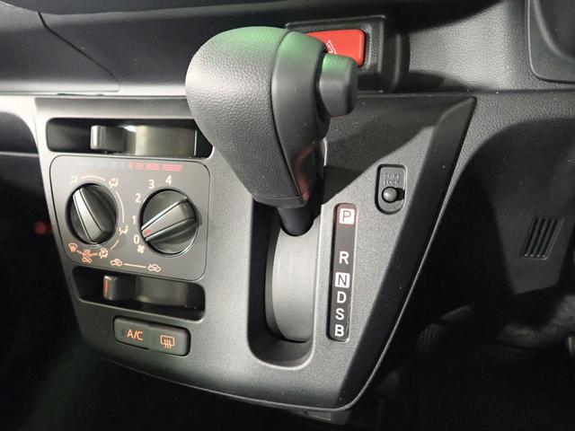 ミライース Ｌ　ＳＡＩＩＩ　オーディオレス　ＡＢＳ　両席エアバック　横滑り防止　オートライト＆ハイビーム　パーキングセンサー　衝突軽減ブレーキ　キーレスエントリー（スペアキー有）　ＵＶカットガラス　タイミングチェーン仕様　禁煙車（11枚目）