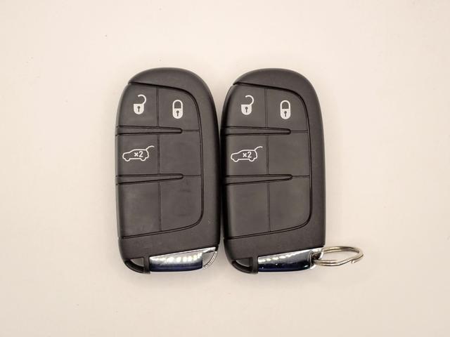 ジープ・コンパス リミテッド 純正メモリーナビ&フルセグTV ブルートゥース&USB バックカメラ ETC 革シート&ヒーター インテリキー レーダークルーズコントロール 電動ゲート 衝突軽減ブレーキ 純正アルミ ワンオーナー禁煙(7枚目)