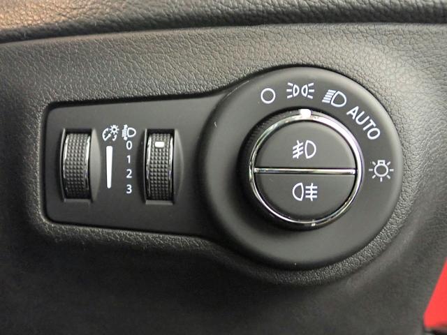 ジープ・コンパス リミテッド 純正メモリーナビ&フルセグTV ブルートゥース&USB バックカメラ ETC 革シート&ヒーター インテリキー レーダークルーズコントロール 電動ゲート 衝突軽減ブレーキ 純正アルミ ワンオーナー禁煙(12枚目)