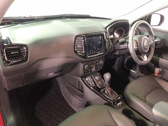 ジープ・コンパス リミテッド 純正メモリーナビ&フルセグTV ブルートゥース&USB バックカメラ ETC 革シート&ヒーター インテリキー レーダークルーズコントロール 電動ゲート 衝突軽減ブレーキ 純正アルミ ワンオーナー禁煙(22枚目)