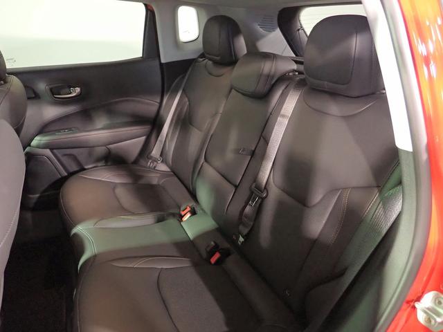 ジープ・コンパス リミテッド 純正メモリーナビ&フルセグTV ブルートゥース&USB バックカメラ ETC 革シート&ヒーター インテリキー レーダークルーズコントロール 電動ゲート 衝突軽減ブレーキ 純正アルミ ワンオーナー禁煙(24枚目)