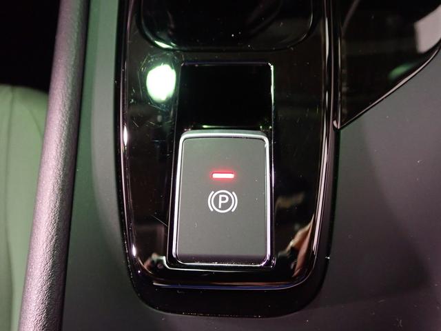 ノート Ｘ　純正９インチメモリーナビ＆ＴＶ／ブルートゥース＆ＳＤ対応／アラウンドビューモニター／ドライブレコーダー／インテリキー／ＥＴＣ／ブラインドスポットモニター／エマージェンシーブレーキ／オートライト／禁煙車（12枚目）