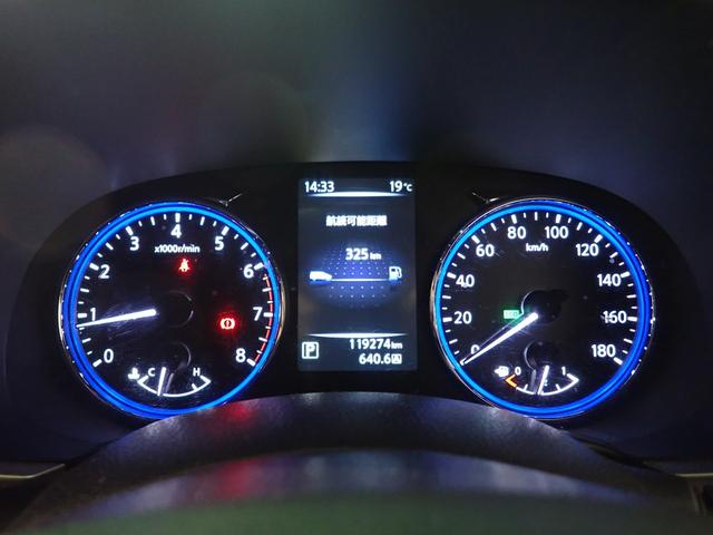 エルグランド ２５０ハイウェイスターＳ　純正８インチナビ＆ルセグＴＶ／ＣＤ＆ＤＶＤ再生・ブルートゥース・音楽録音／純正フリップダウンモニター／アラウンドビューＭ／ＥＴＣ／インテリキー／クルコン／ドラレコ／ＬＥＤ／両側電動スライド／純正アルミ（17枚目）