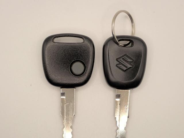 ワゴンR FX 純正CDステレオ ABS 両席エアバック シートヒーター アイドリングストップ機能 オートエアコン キーレスエントリー UVカットガラス ベンチシート タイミングチェーン仕様 禁煙 ユーザー買取車(6枚目)