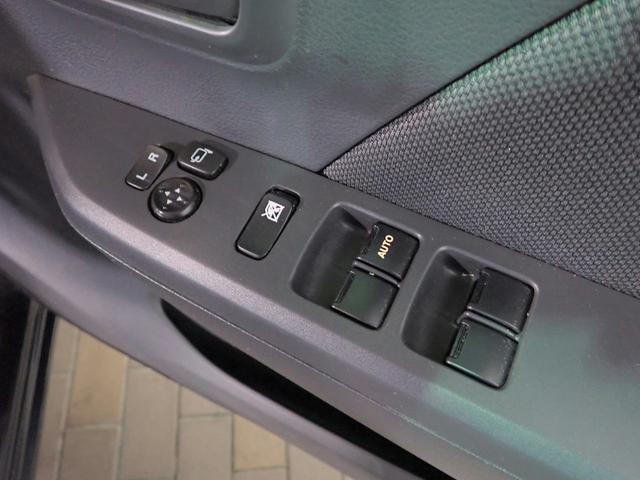 ワゴンR FX 純正CDステレオ ABS 両席エアバック シートヒーター アイドリングストップ機能 オートエアコン キーレスエントリー UVカットガラス ベンチシート タイミングチェーン仕様 禁煙 ユーザー買取車(9枚目)