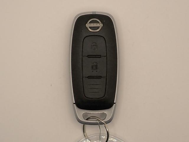 サクラ Ｘ　純正９インチメモリーナビフルセグＴＶ　ＣＤ＆ＤＶＤ再生・ブルートゥース・ＳＤ対応　ＥＴＣ　ＬＥＤオートライト＆ハイビーム　パーキングセンサー　エマージェンシーブレーキ　インテリキー　純正アルミ　禁煙車（7枚目）