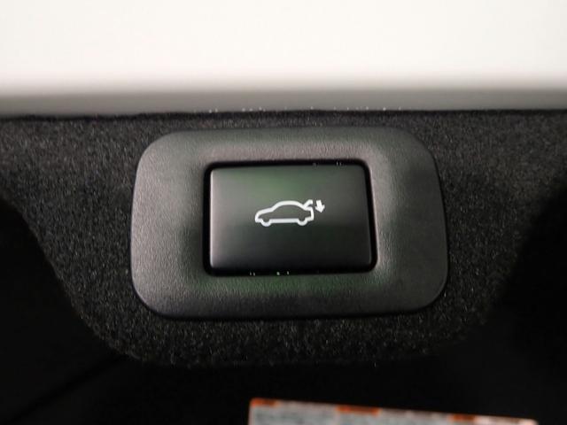 クラウンクロスオーバー Gアドバンスド・レザーパッケージ 純正コネクトナビフルセグTV ブルートゥース&USB対応 パノラマビューモニター 前後ドラレコ ETC ブラインドスポット? 黒革シート&ヒーター&ベンチレーター トヨタセーフティセンス 禁煙 買取車(15枚目)