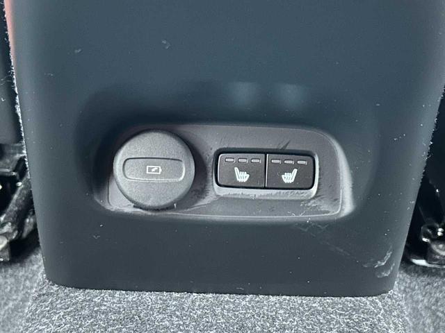 ＸＣ４０ Ｔ４　ＡＷＤ　インスクリプション　コンビニエンスパッケージ　ワンオーナー　禁煙車　赤革シート　ハンズフリーパワーバックドア　ハーマンカードン　全方位モニター　前後ドラレコ　シートヒーター　ステアリングヒーター　置くだけ充電　ＢＴ接続（21枚目）