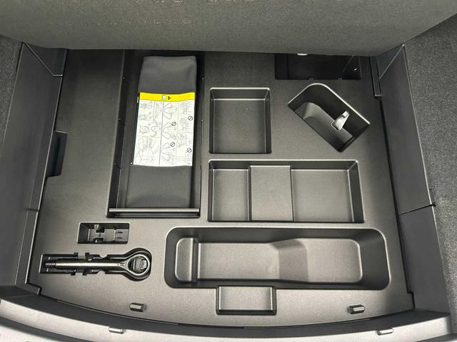 ＵＸ ＵＸ２５０ｈ　Ｆスポーツエモーショナルエクスプローラ　ワンオーナー　禁煙車　ＳＲ　ヘッドアップディスプレイ　オレンジキャリパ　ブラックルーフレール　ブラインドスポットモニター　全方位モニター　Ｂｌｕｅｔｏｏｔｈ接続　１００Ｖ電源　三眼ＬＥＤヘッドライト（12枚目）