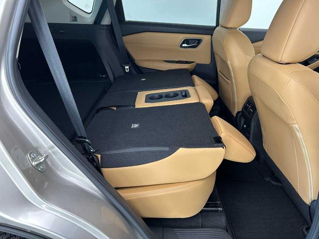 エクストレイル Ｇ　ｅ－４ＯＲＣＥ　禁煙車　パノラミックガラスルーフ　ＢＯＳＥサウンド　タンナッパ革シート　ニスモＦスポイラー　シルバールーフレール　プロパイロットパーキング　ＢＴ接続　アラウンドビューモニター　クルーズコントロール（9枚目）