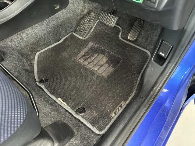 フィット Ｇスマートセレクション　ワンオーナー　禁煙車　バックカメラ　前後ドラレコ　整備記録簿５枚　ワンセグＴＶ　ＥＴＣ　ＨＩＤヘッドランプ（14枚目）