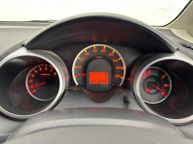 フィット Ｇスマートセレクション　ワンオーナー　禁煙車　バックカメラ　前後ドラレコ　整備記録簿５枚　ワンセグＴＶ　ＥＴＣ　ＨＩＤヘッドランプ（18枚目）