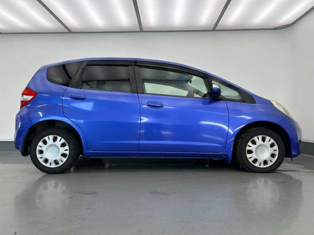 フィット Ｇスマートセレクション　ワンオーナー　禁煙車　バックカメラ　前後ドラレコ　整備記録簿５枚　ワンセグＴＶ　ＥＴＣ　ＨＩＤヘッドランプ（27枚目）