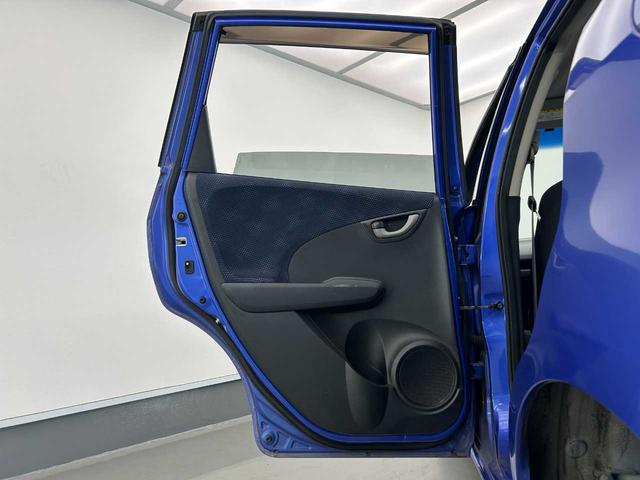 フィット Ｇスマートセレクション　ワンオーナー　禁煙車　バックカメラ　前後ドラレコ　整備記録簿５枚　ワンセグＴＶ　ＥＴＣ　ＨＩＤヘッドランプ（37枚目）