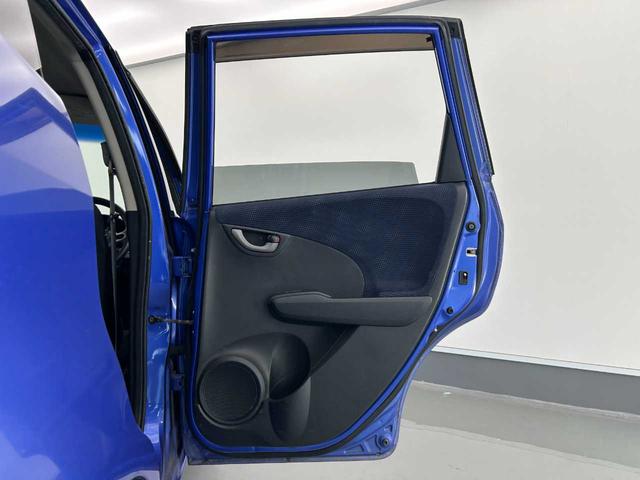 フィット Ｇスマートセレクション　ワンオーナー　禁煙車　バックカメラ　前後ドラレコ　整備記録簿５枚　ワンセグＴＶ　ＥＴＣ　ＨＩＤヘッドランプ（38枚目）