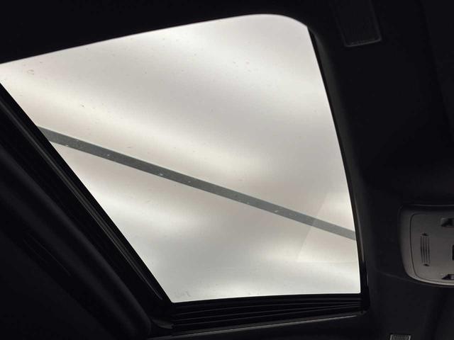 クラウンハイブリッド ＲＳアドバンス　セーフティーセンス／サンルーフ／黒革シート／三眼ヘッドライト／モデリスタ１９インチアルミ／ヘッドアップディスプレ／ブラインドスポットモニタ／サイド＆カーテンエアバック／純正ナビ／フルセグＴＶ／ＥＴＣ（22枚目）