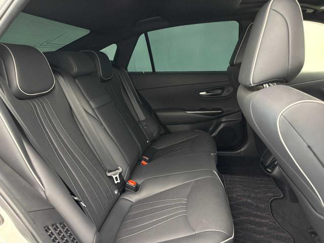 クラウンハイブリッド ＲＳアドバンス　セーフティーセンス／サンルーフ／黒革シート／三眼ヘッドライト／モデリスタ１９インチアルミ／ヘッドアップディスプレ／ブラインドスポットモニタ／サイド＆カーテンエアバック／純正ナビ／フルセグＴＶ／ＥＴＣ（28枚目）